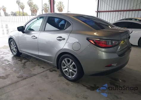 2016 Scion Ia z USA, uszkodzony, nr VIN 3MYDLBZV8GY103039